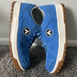 listing-status-banner